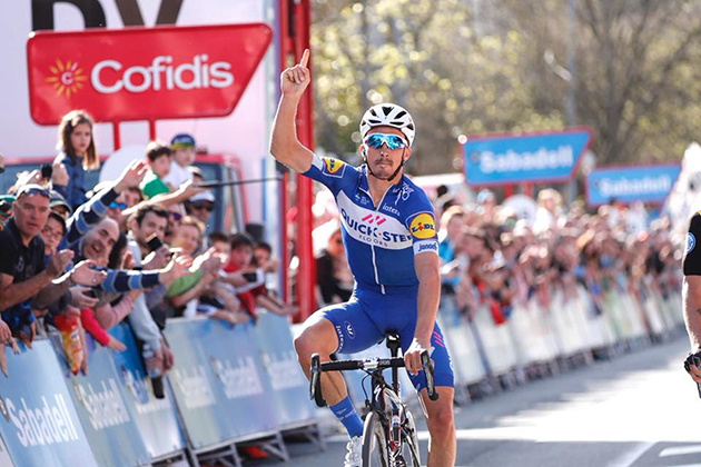 Julian Alaphilippe wins stage 1